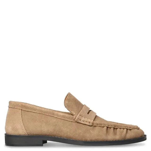 Αυτά τα suede loafers από την Envie Shoes είναι η πρώτη αγορά του φθινοπώρου