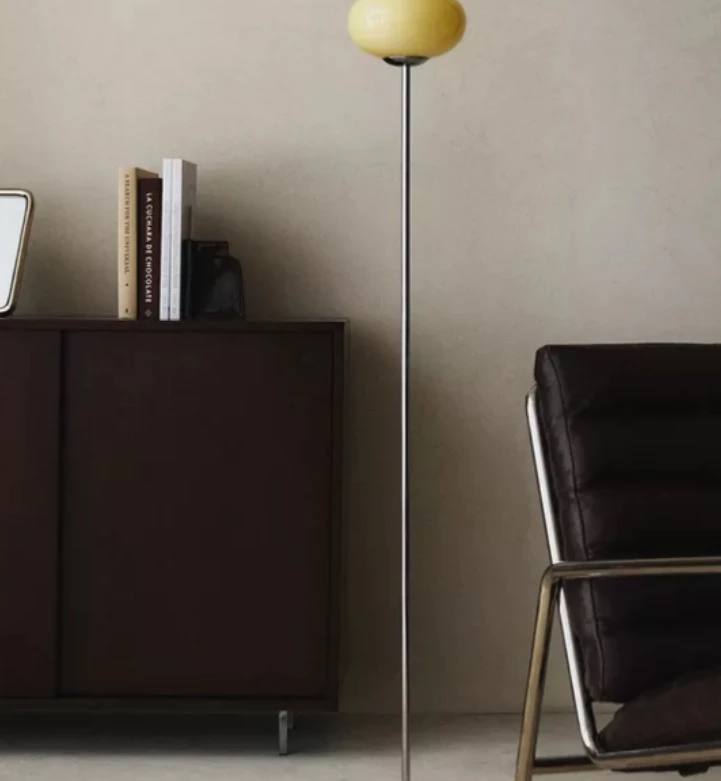 Το φωτιστικό δαπέδου από τη Zara Home που θα μεταμορφώσει τον χώρο σου