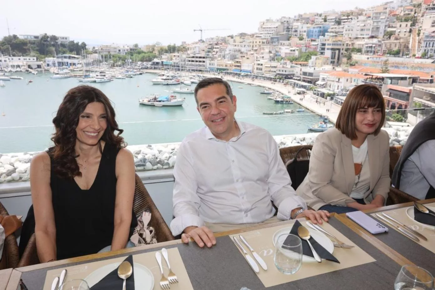 tsipras tsapanidou peiraias 0190291111112121111111