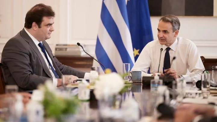 mitsotakis-pierrakakis.jpg