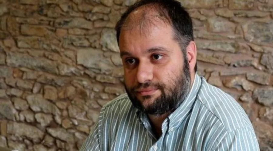nikos koutsogiannis 1111111.jpg